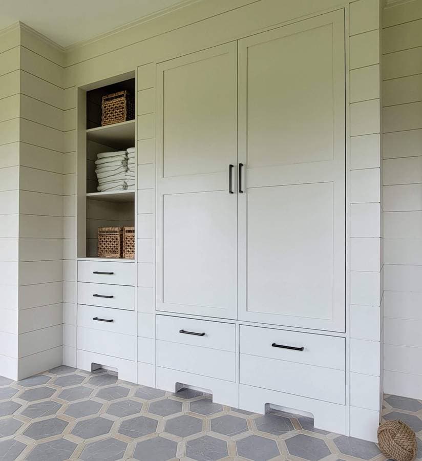 picture of newly installed luxury cabinets